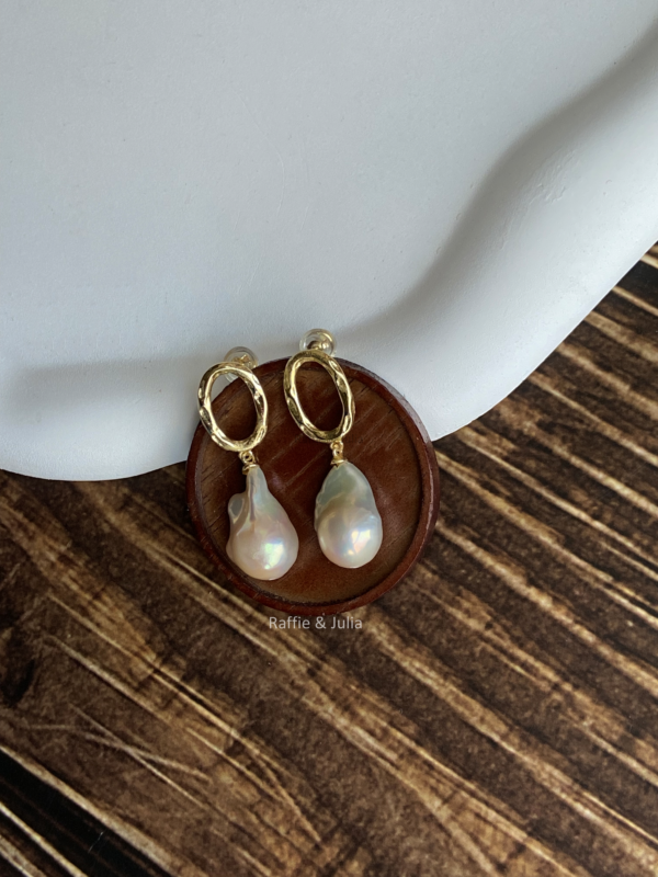 Raffie & Julia Radiance Pearl Earrings - Exquisite Teardrop Freshwater Pearls in Gold Plated Sterling Silver, Sensitive Skin Friendly, Iridescent Sheen, Elegant Textured Finish, 3cm Length, Bridal Style for Weddings and Special Occasions