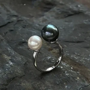Black and White Pearl Ring – Sterling Silver Ring with Natural Pearls – raffiepearls12