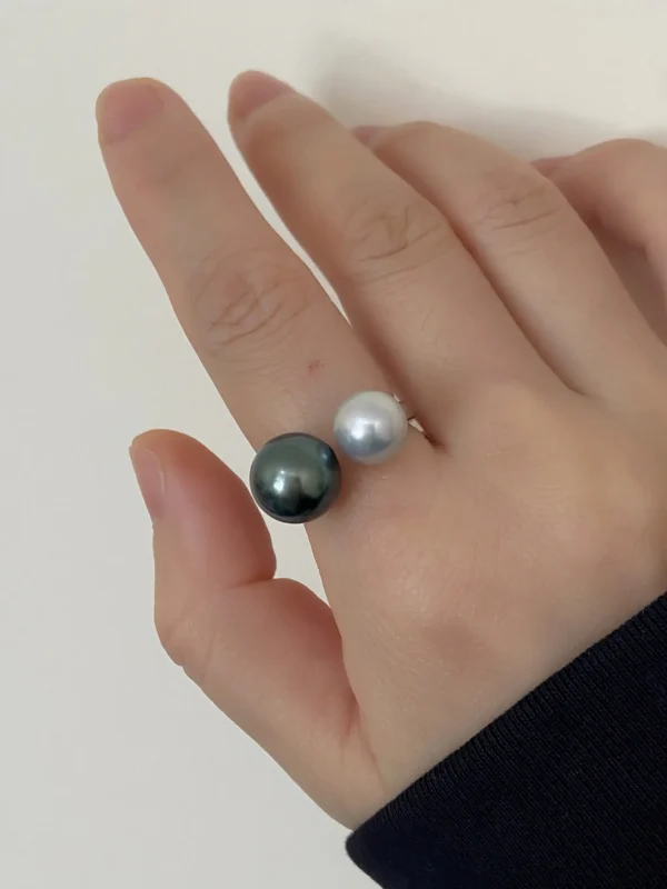 Black and White Pearl Ring – Sterling Silver Ring with Natural Pearls – raffiepearls12