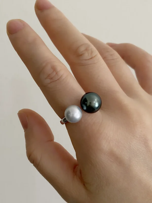 Black and White Pearl Ring – Sterling Silver Ring with Natural Pearls – raffiepearls12