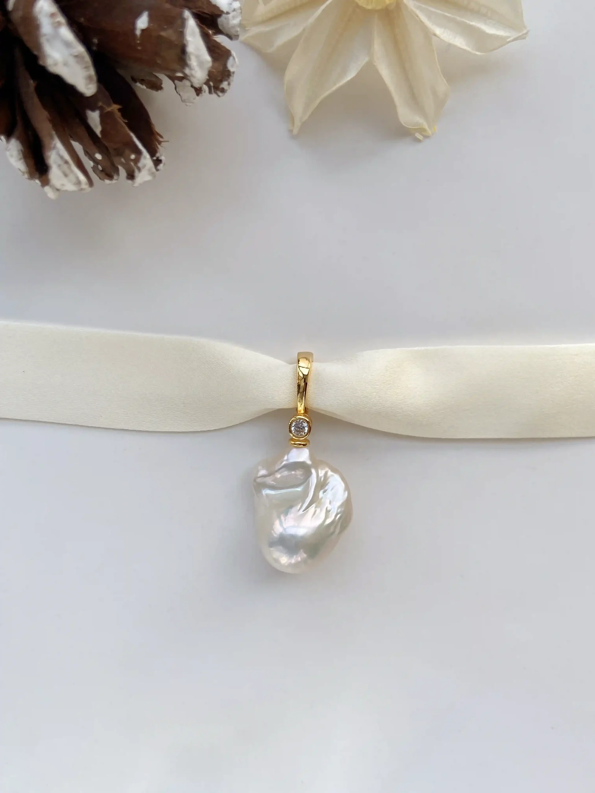 Vintage Cute Baroque Layered Ribbon Pearl Drop Choker 【TODAYFUL 