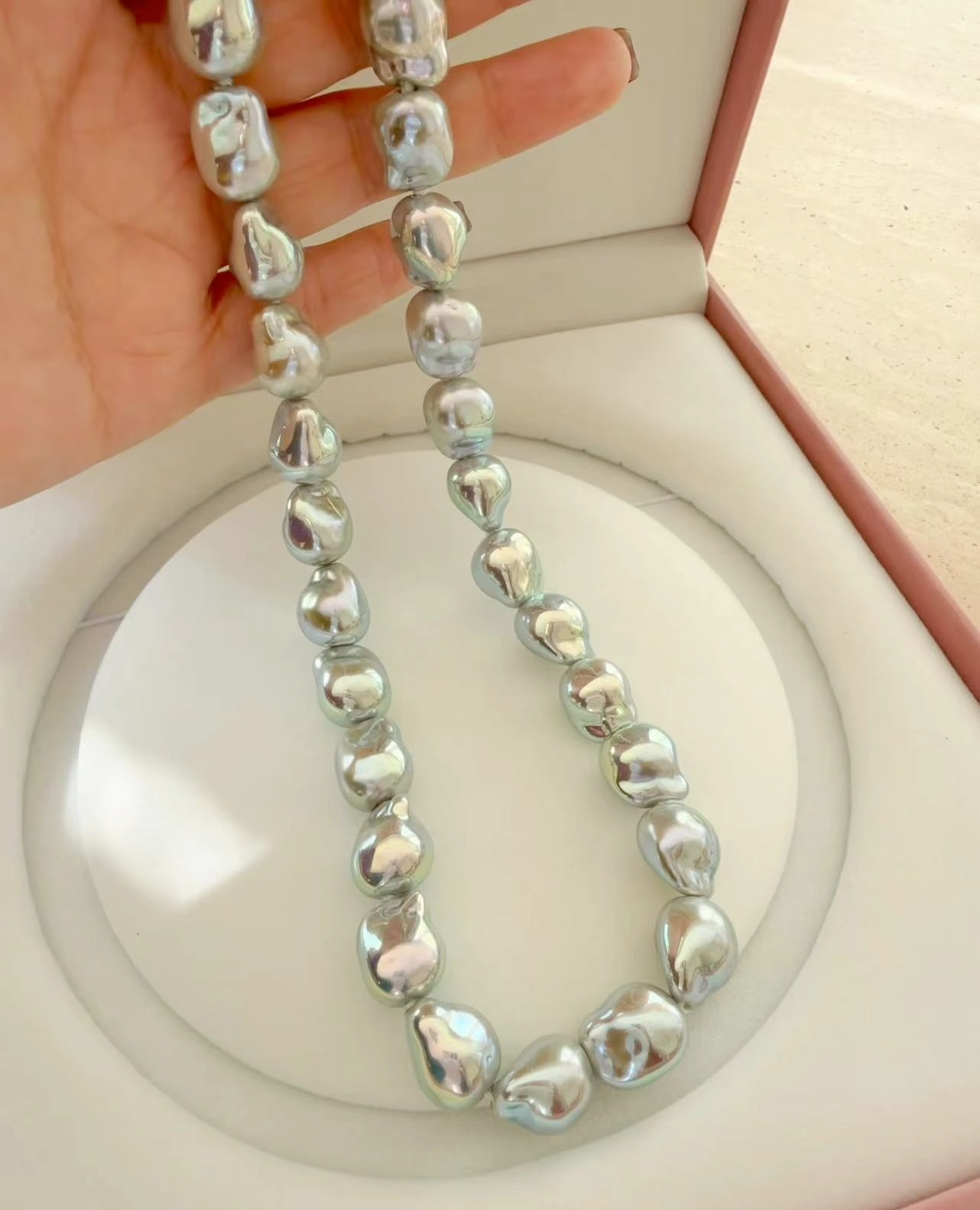 Glass baroque pearl necklace